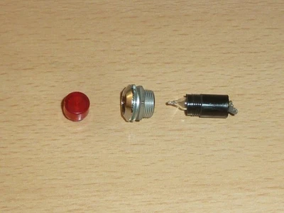 Vintage Signalleuchte Kontrollleuchte rot, 4-6 V, Leuchtmittel ok - Bild 1 von 3
