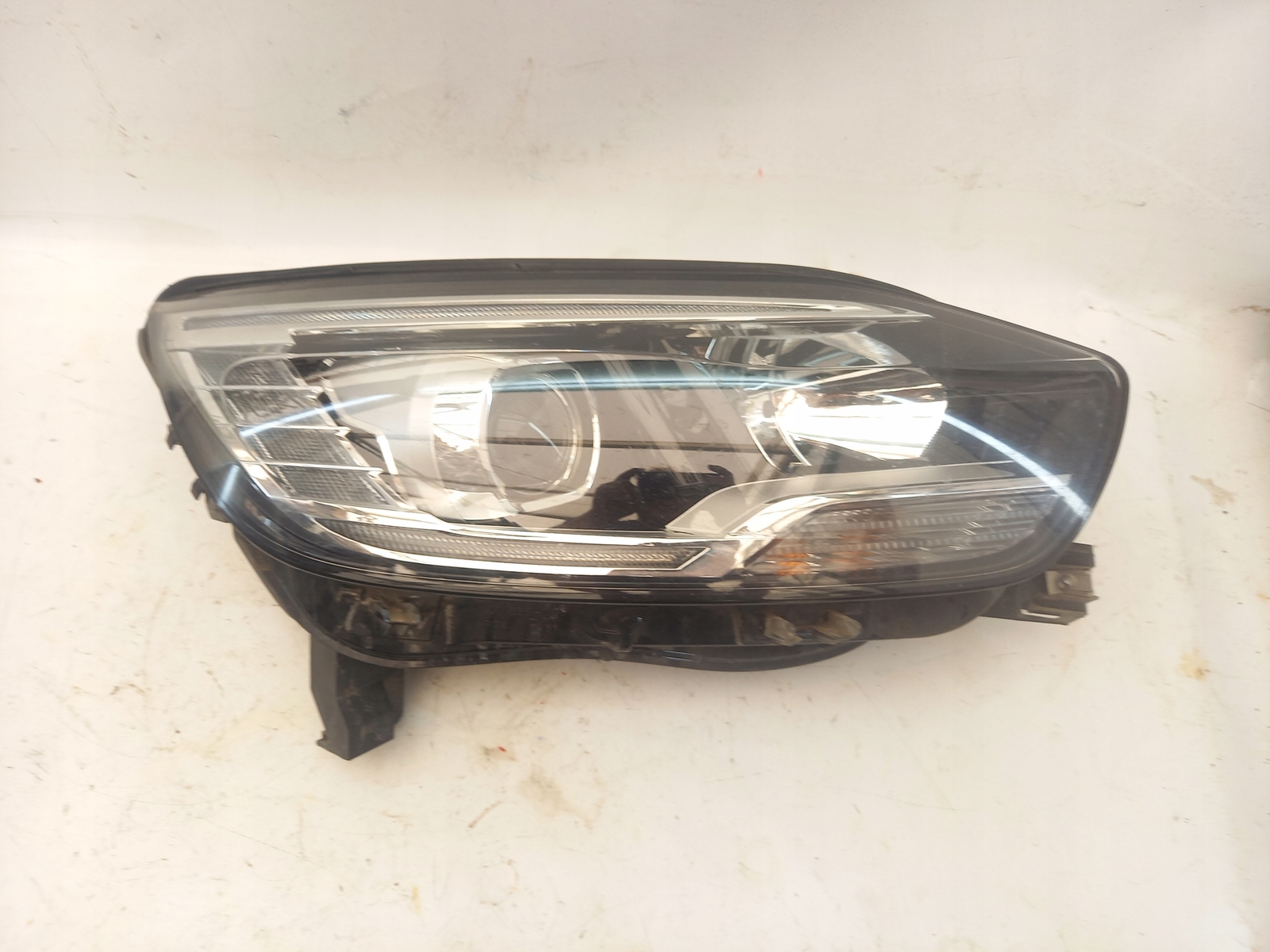 Frontscheinwerfer Renault Scenic IV 260101685R Halogen Rechts 