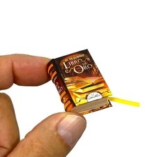 2023 El Pequeño Libro de Oro tiny book 1.4" high hardcover 231 pages in Spanish