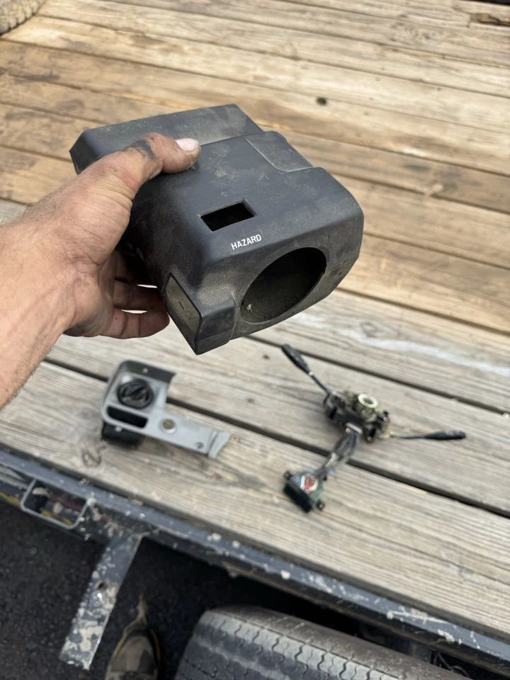 1979-1983 Toyota Pickup Steering Column Cover Clamshell Black 79-83 OEM - Image 3 of 3