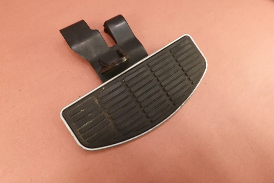 Suzuki Boulevard C50 VL800 2005-2009 tablero de piso delantero izquierdo Foto 3 de 4