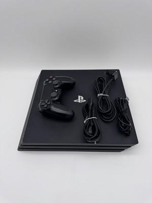 Sony Playstation 4 Pro CUH-7216b Zubehörpaket neue Wäremleitpaste