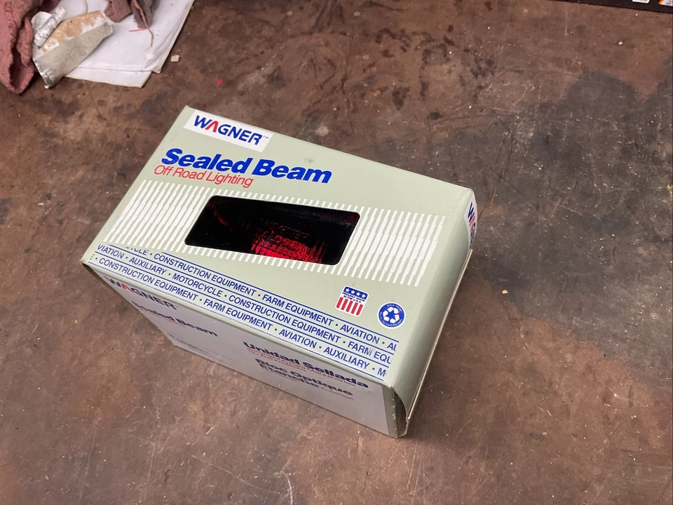 Wagner 4651 Faro Rojo Bombilla Viga Sellada, Nuevo Foto 3 de 4