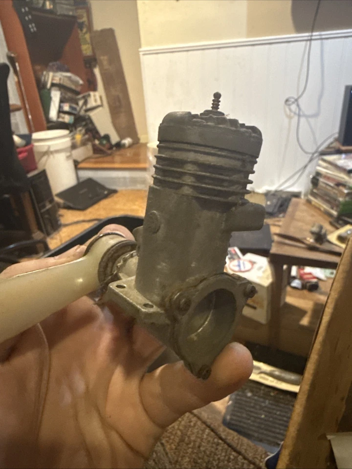 FOX 35 MODEL AIRPLANE ENGINE - Image 2 of 4