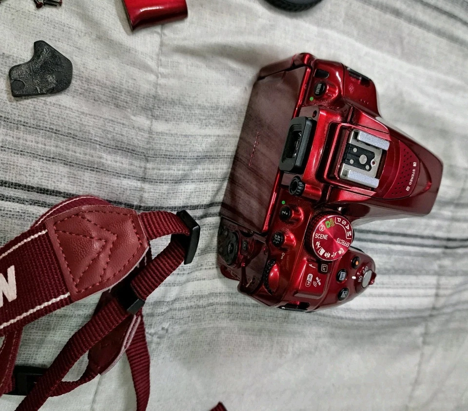 Nikon D5300 24MP DSLR Red Camera Body & Strap PARTS ONLY AS IS READ DESCRIPTION  - Image 4 of 4
