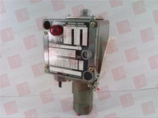 ALLEN BRADLEY 836T-T301JX9 / 836TT301JX9 (USED)