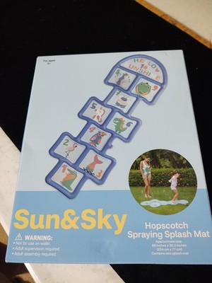 Sun & Sky Hopscotch Spraying Splash Pad Sprinkler Play Mat 88 '' X 30.3 '' New 