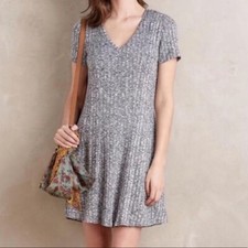 Dolan Anthropologie Heather Gray Ribbed Knit V Neck Short Sleeve Swing Dress M