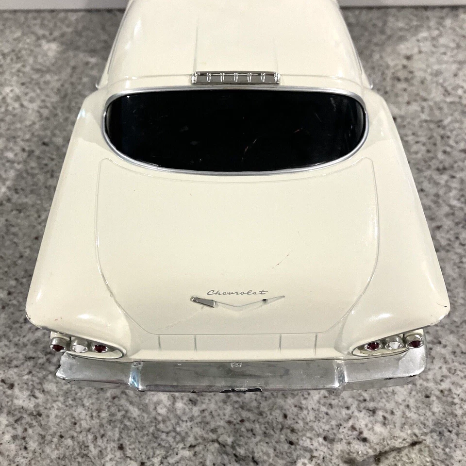1958 White Chevy Impala Muscle Machine Die Cast Car. 1:18 Scale. Rare - Image 4 of 4