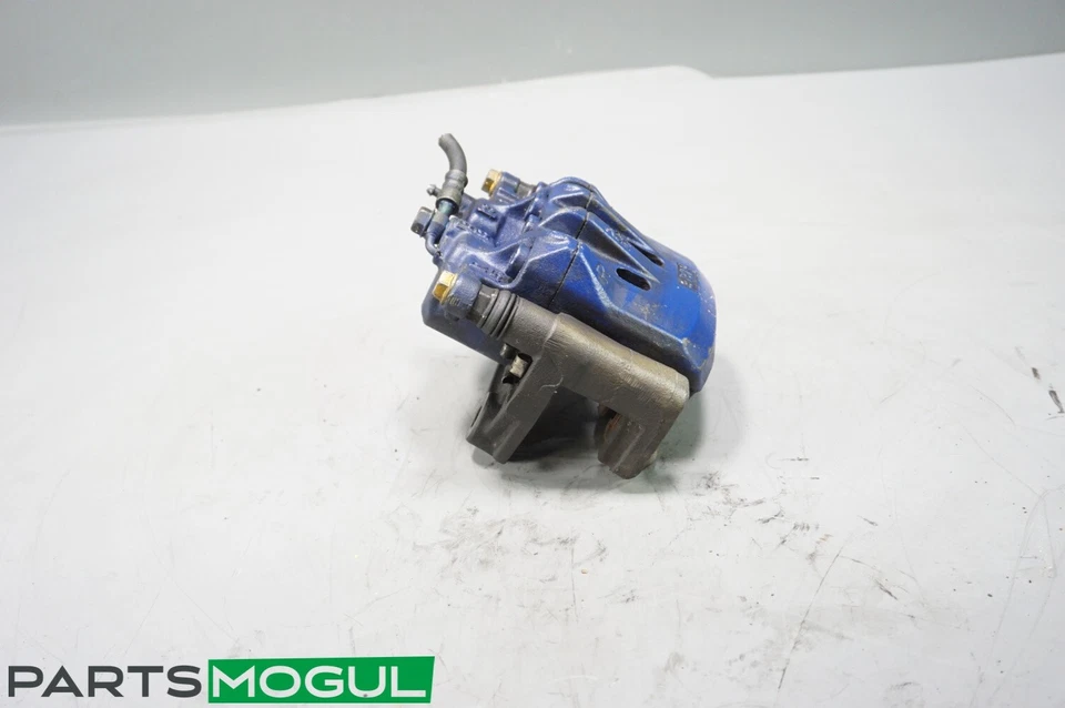 Conjunto de pinza de freno delantera derecha Lexus SC-430 2002-2005 OEM Foto 3 de 4