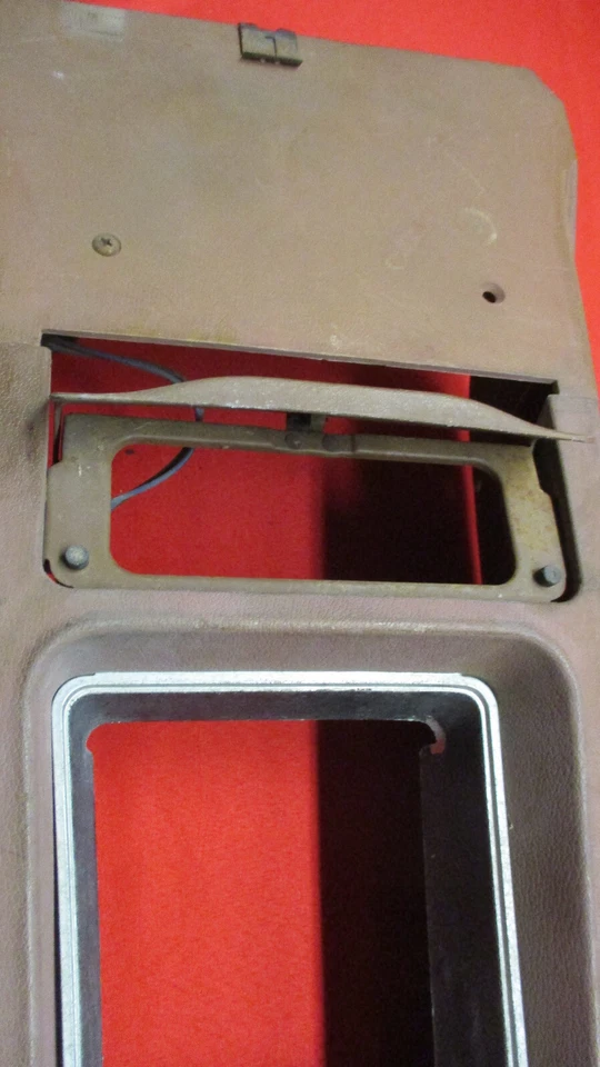 1970 FORD MUSTANG AND COUGAR CONSOLE WILL ALSO FIT 1969 2 - Image 3 of 4