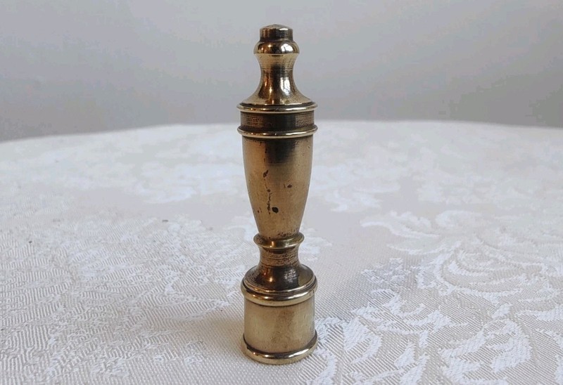 COLONIAL SOLID BRASS 2 ¼" TALL ¼"thread  LAMP FINIAL 