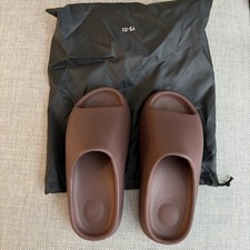 Yeezy Slide YS-01 Fudge Size 8 - Never Worn in Original Drawstring Bag