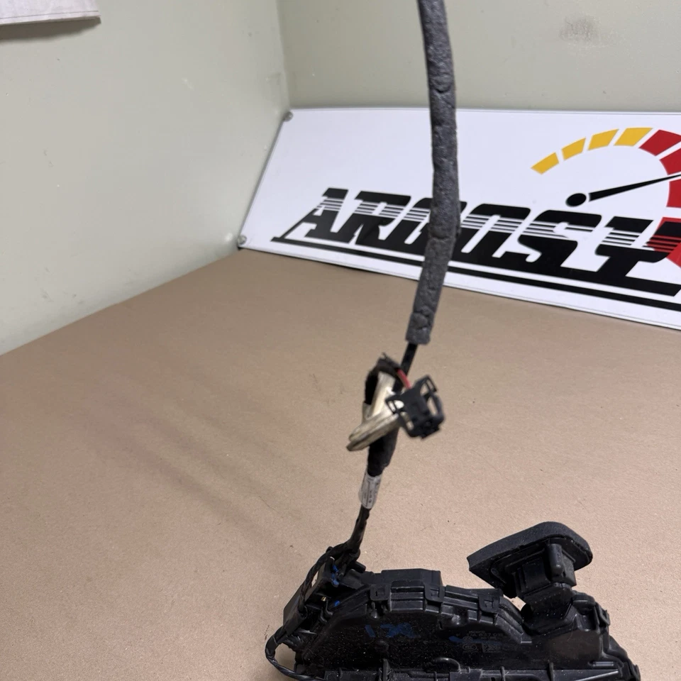 2019-2023 VOLKSWAGEN JETTA FRONT LEFT SIDE DOOR LOCK LATCH ACTUATOR MOTOR OEM - Image 3 of 4