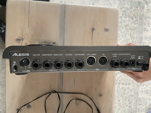 Alesis SR18 Drum Machine With Effects Engine - Picture 5 of 5