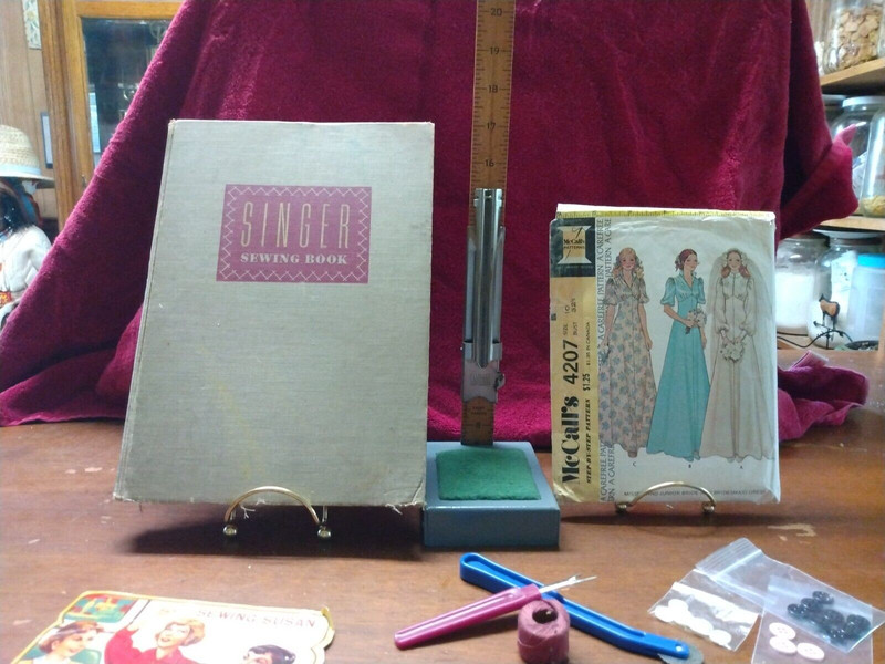 1949 Singer Sewing Book & 9 other vintage items, nickel-plated needles,  405A