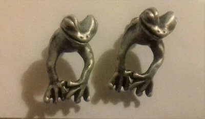 Boucle d'oreille clous grenouilles - métal argenté - Photo 1/2