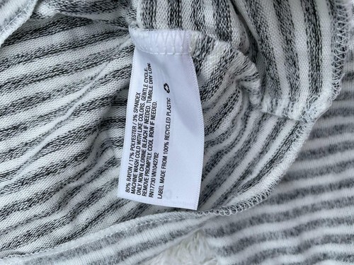 Wild Fable Women's Long sleeve Round Neck T shirt Striped Gray Size XXL*& - Picture 4 of 5