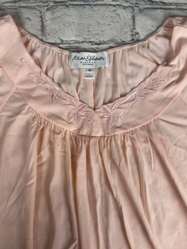 Miss Elaine Size:2X Women Classic Nightgown V- Neck Embroidered Details Peach - Picture 7 of 11