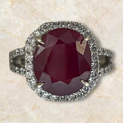Exquisite 18K White Gold Ring with Diamond and 8.73 Carat IGI Approved ...