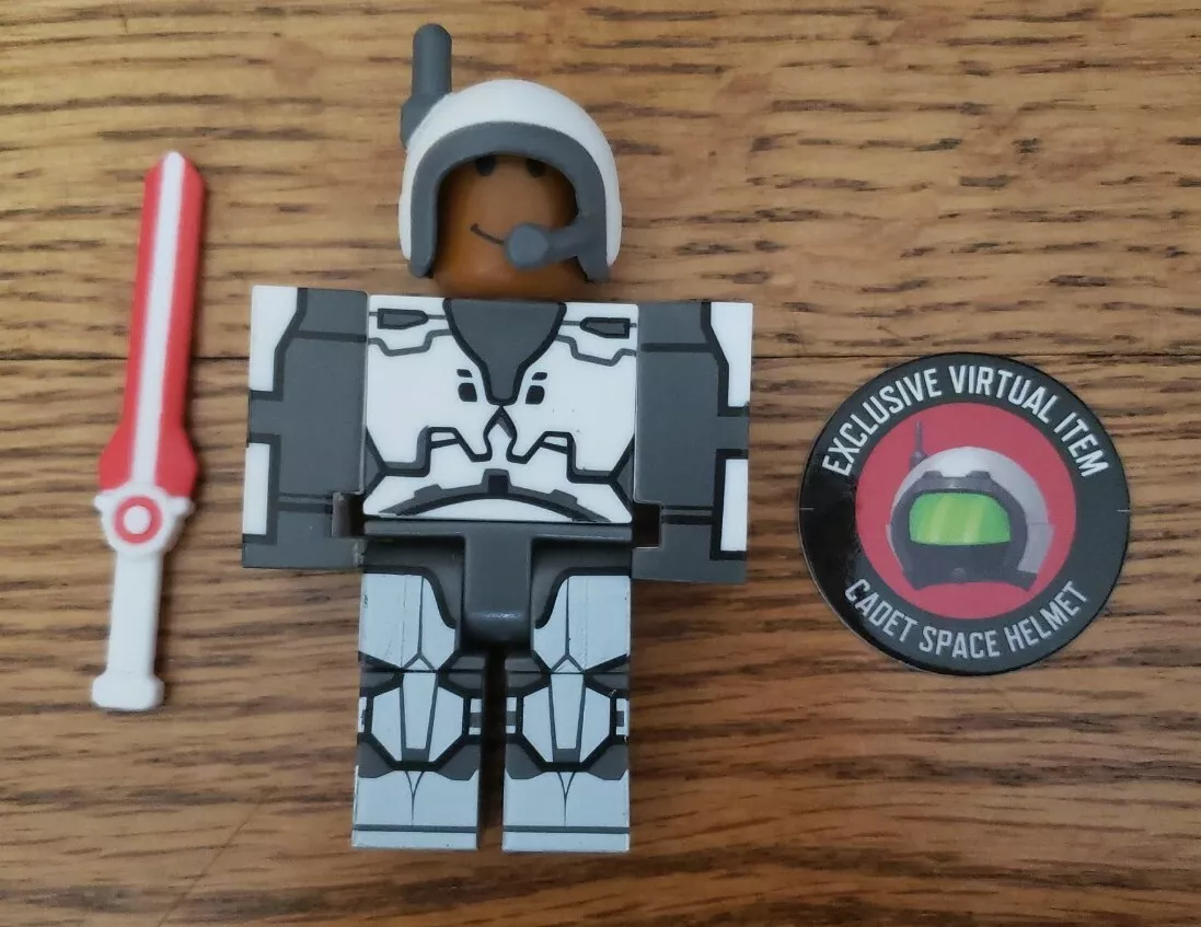 ROBLOX SERIES 11 SPACE TROOPER WITH CADET SPACE HELMET UNUSED