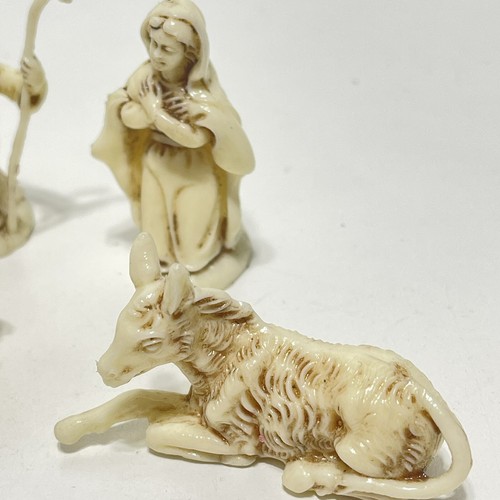 Vtg 8 Pc Miniature Nativity Pieces Made In Italy Brown And White Plastic - Picture 7 of 12