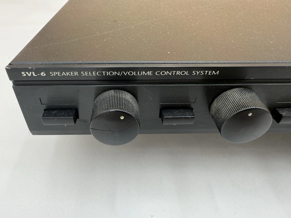 Sistema de control de volumen/selección de altavoces Niles SVL-4 4 Foto 2 de 4