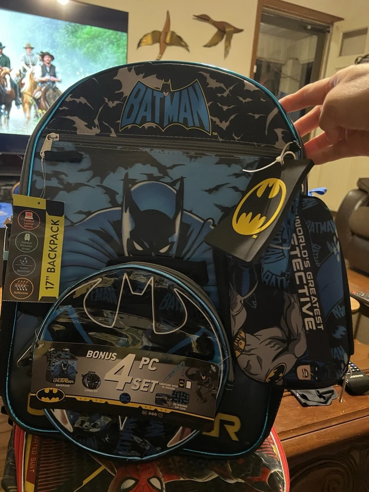 DC Comics Batman 16 Backpack with 4pcs Set Pack for Boys Water Resistant New - Image 2 of 4