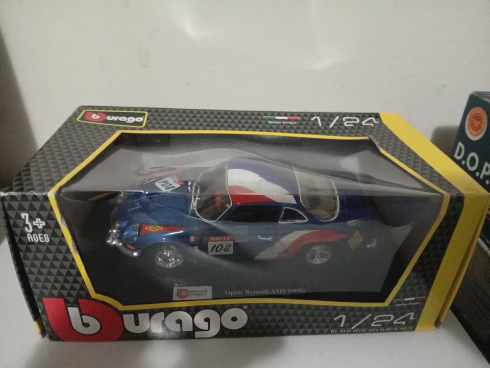 Renault Alpine Burago 1/24 - Immagine 2 di 3
