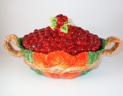 Department 56 Harvest 8'' Cranberry & Leaf Oval Covered Vegetable Bowl 33363