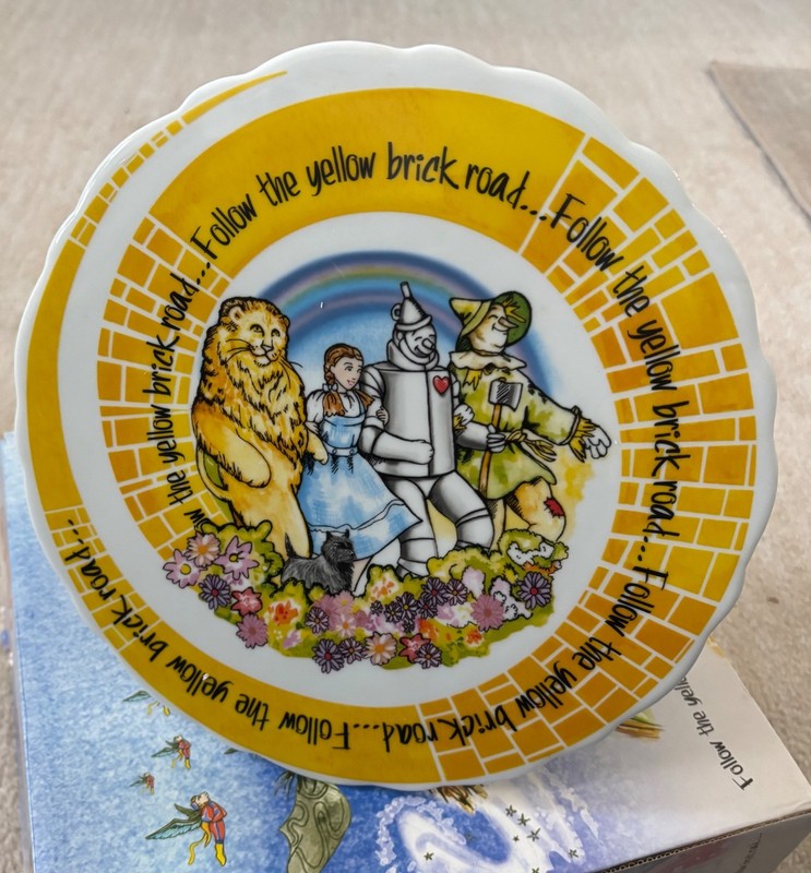 Paul Cardew Wizard of Oz Pedestal Cake plate