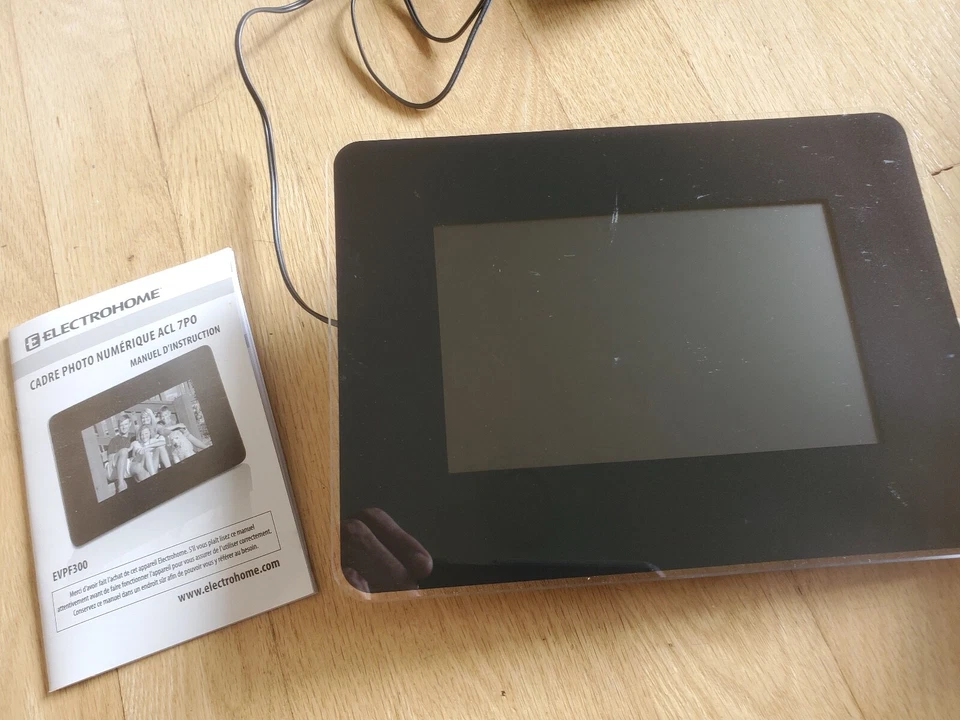 Electrohome 7" Digital Photo Frame - Model EVPF300 - - Image 2 of 4