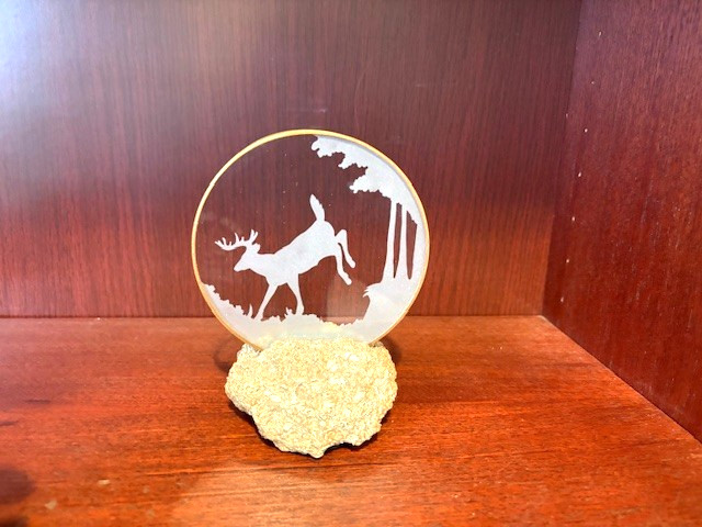 ETCHED WHITETAIL BUCK SUN CATCHER, DECORATIVE