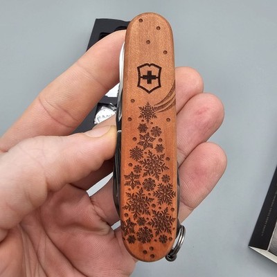 Victorinox Schweizer Messer Climber Wood Winter Magic 2025 Limited Edition Holz 