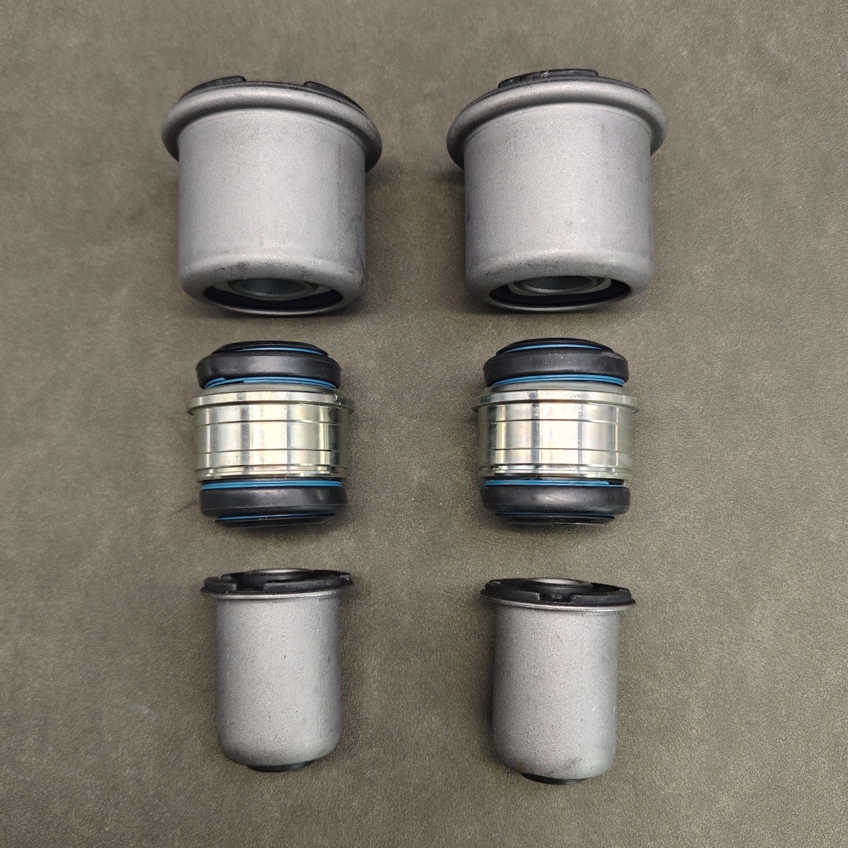 Front Lower Control Arm Bushing for Bentley Arnage PD30984PA PD30985PA PD24464PB