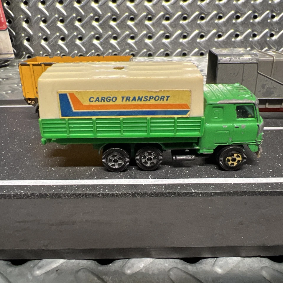 MATCHBOX Series No.60 - Site Hut Truck - Made in England by Lesney + 4 Random - Image 2 of 4