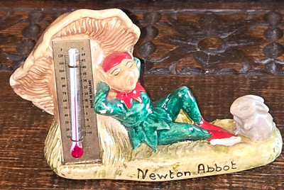 Vintage Retro Kitsch Keramik Pixie Elfe mit Pilz & Hase mit Thermometer