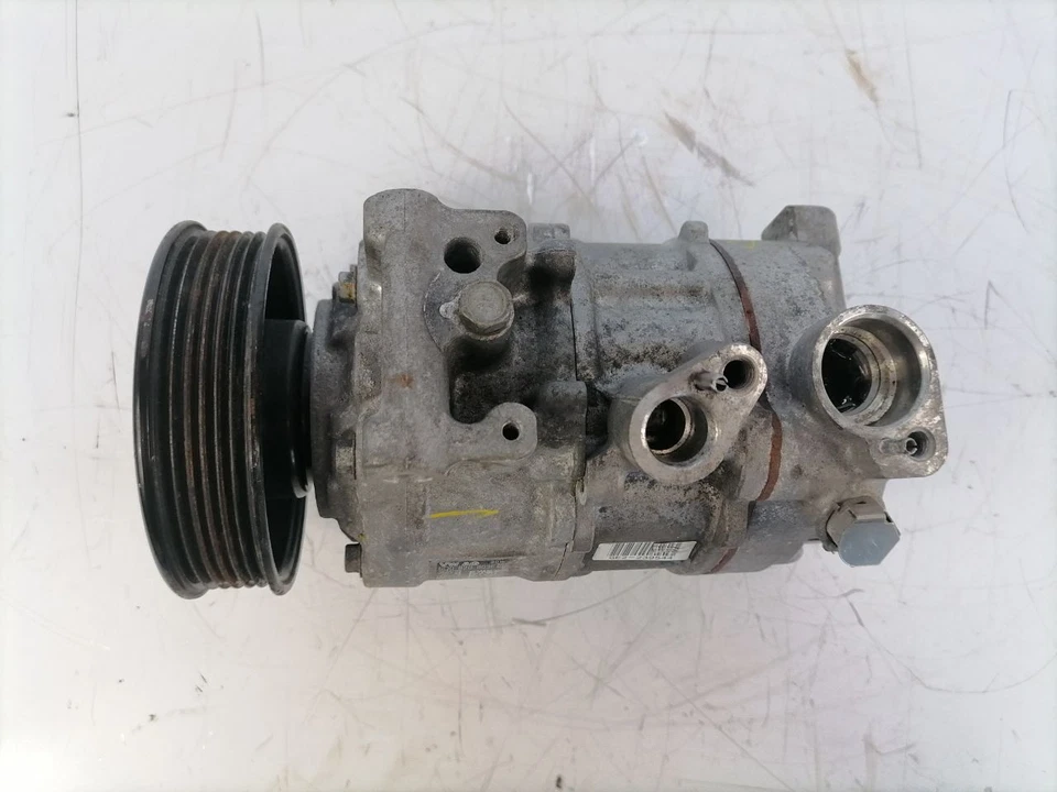 Volkswagen Tiguan 2011 aire acondicionado compresor/bomba 5Q0 820 803F Foto 2 de 4