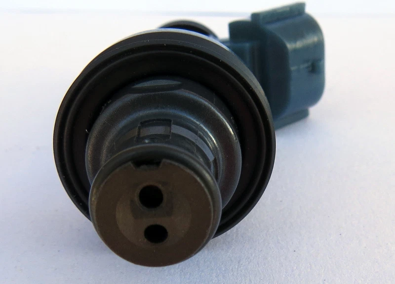 OEM Denso Set Of 6 Fuel Injectors for 1997-2000 Lexus ES300 3.0L - Image 2 of 2