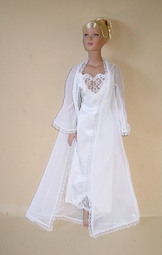 16" Tonner ~ Tyler Wenthworth in Peignoir Set By Franklin Mint - Picture 2 of 7