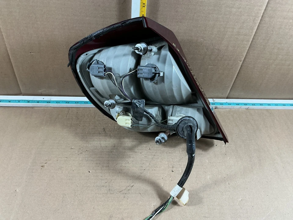 Conjunto de luz trasera izquierda del lado del conductor Hyundai Elantra 1999-2000 Foto 4 de 4