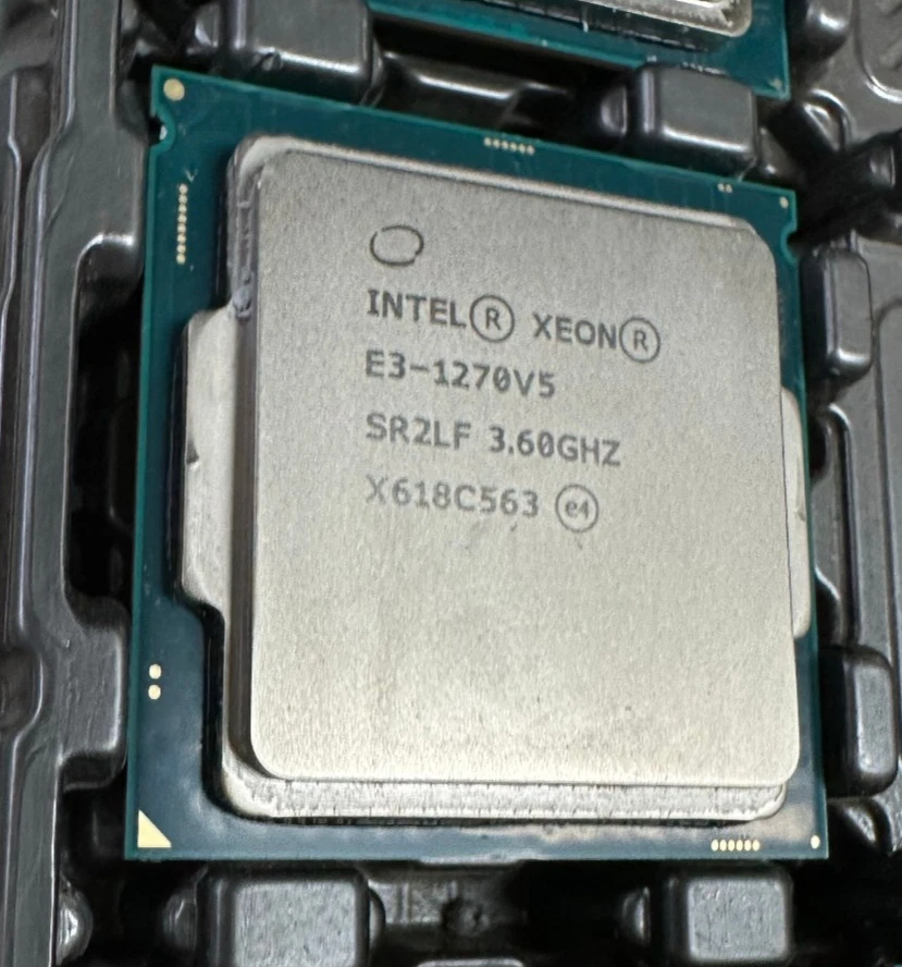 CPU Intel Core Xeon E3-1270 V5 @ 3,60 GHz Foto 2 de 3