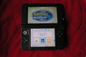 Nintendo 3DS XL with Pokemon Moon