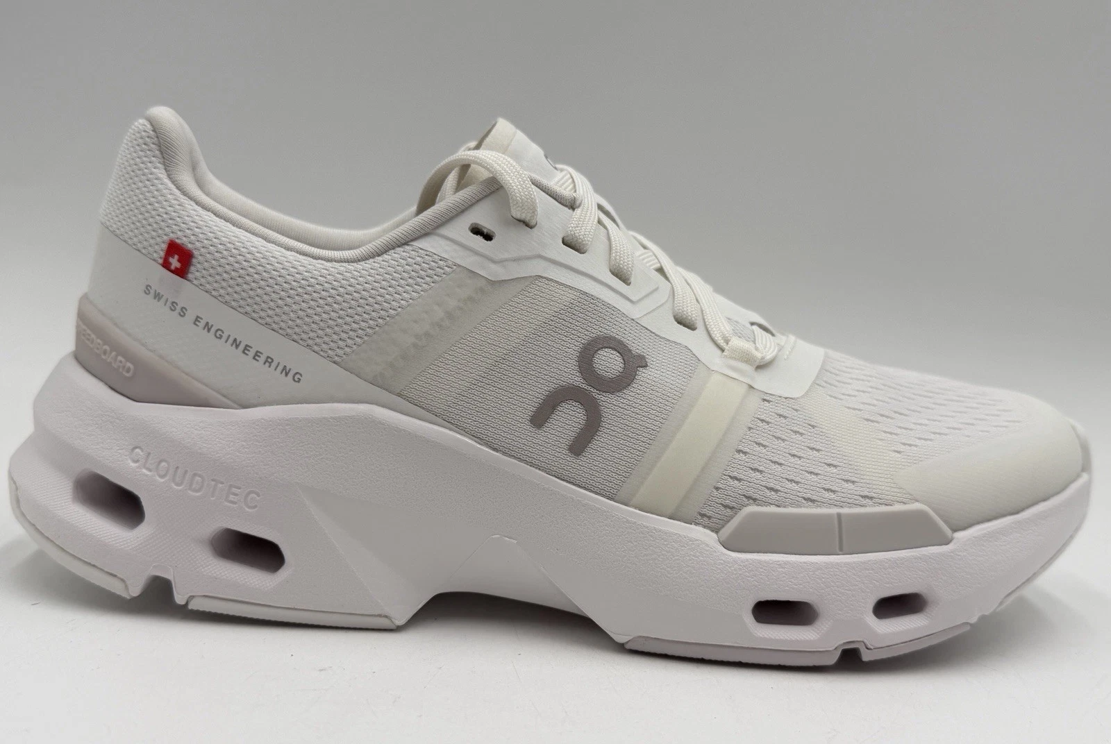 NEW ON CLOUDPULSE SZ 8 Sneakers & Athletic Shoes Speedboard Women WHITE FROST