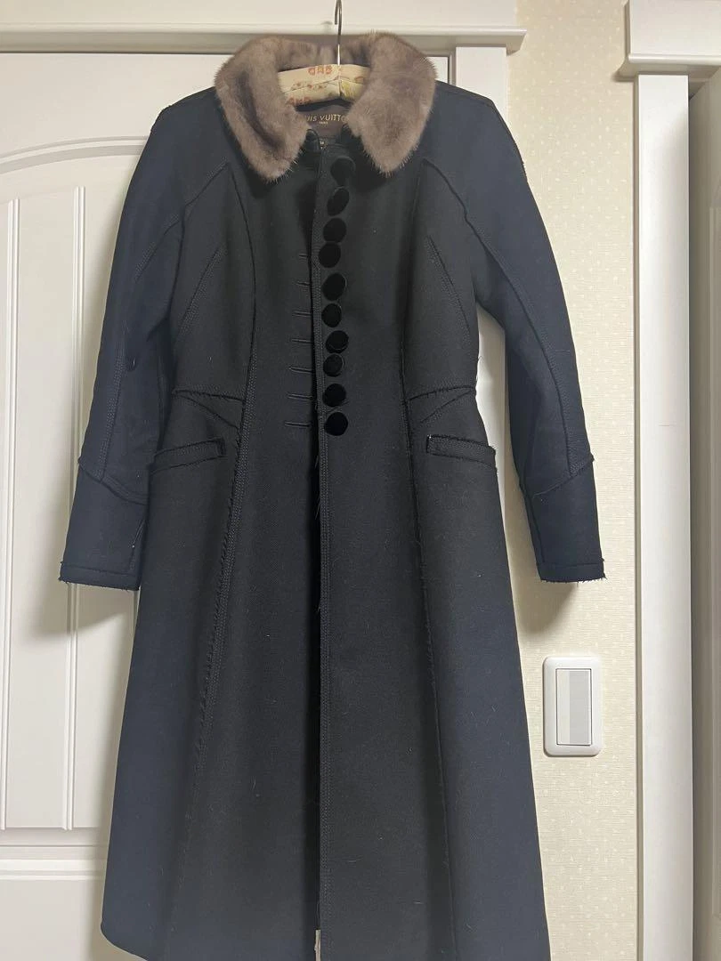 LOUIS VUITTON（LV） Cappotto lungo Louis Vuitton lusso collo pelliccia taglia M 38 donna designer francese