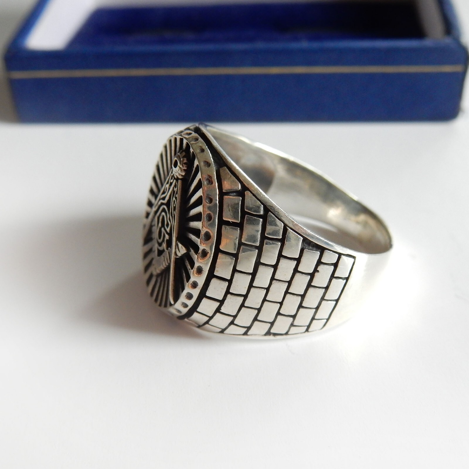Solid Silver Masonic Signet Ring - image 7