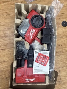 Milwaukee 0940-20 18V Cordless Compact Vacuum - Red