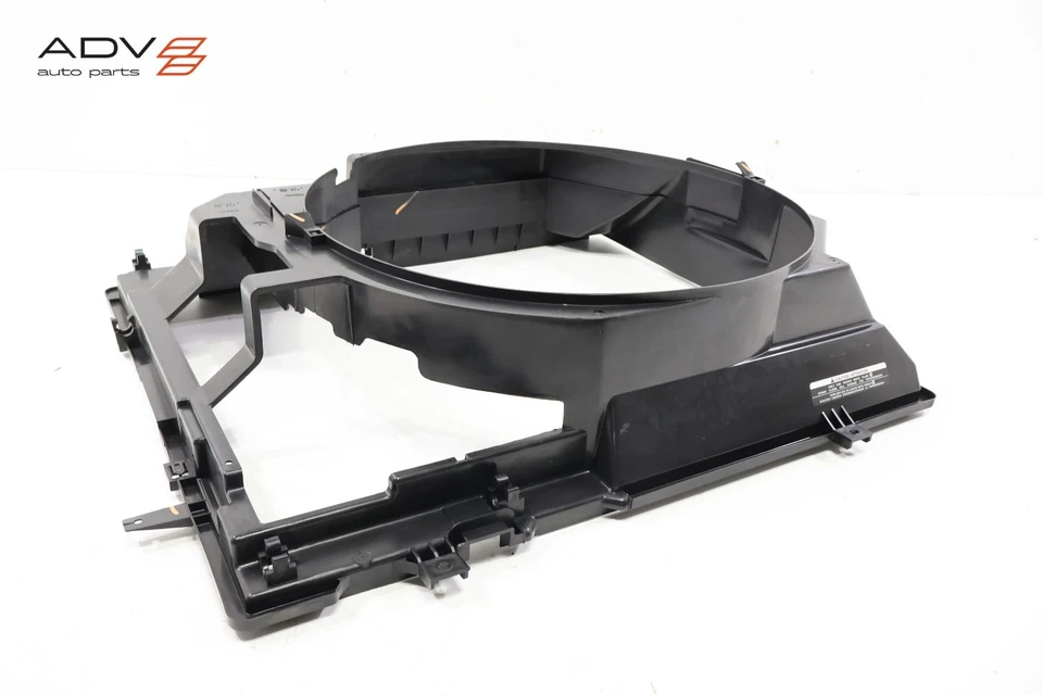 Cubierta del ventilador de refrigeración del radiador Nissan Frontier 2005-2021 OEM Foto 4 de 4