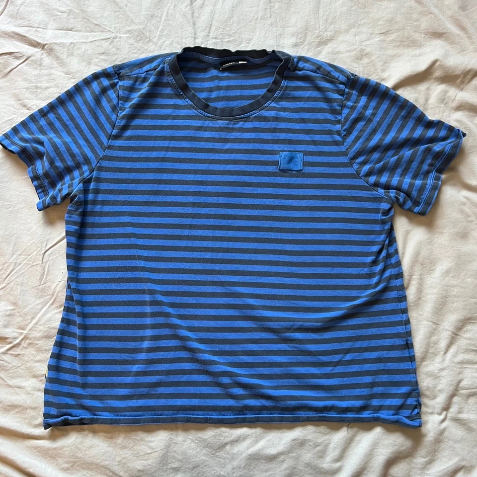 Camiseta de hombre IKEA en forma de O/P azul a rayas manga corta ¡Hej! Uniforme de empleado Foto 2 de 4