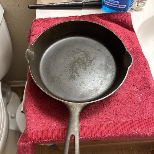 Griswold #7 Cast Iron Skillet 701 H Erie PA U.S.A.